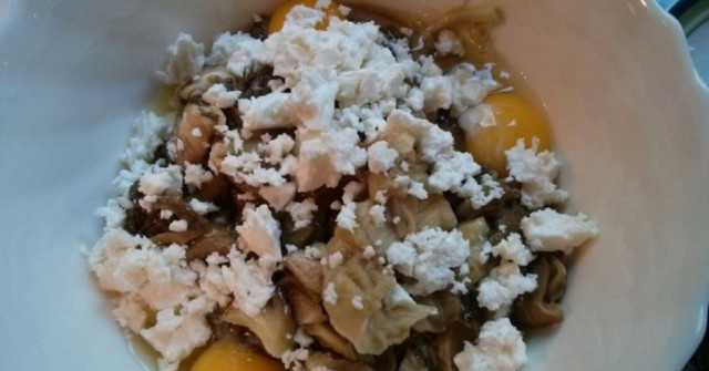 קיש חצילים וגבינה מלוחה