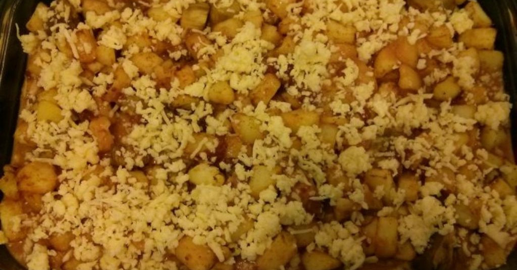 מאפה חצילים ותפוחי אדמה