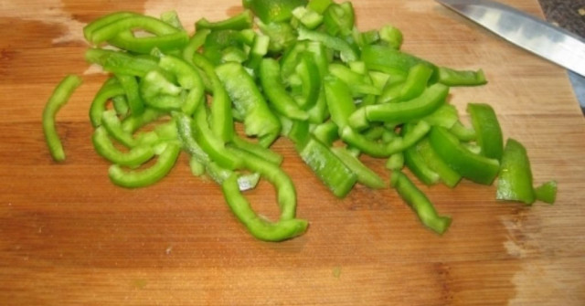 מאפה קישואים ועגבניות