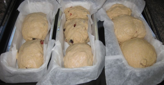 לחם חמוציות ופקאנים