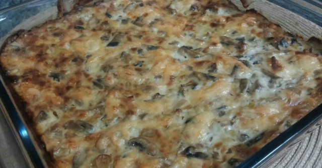 פשטידת פטריות בצל וגבינות