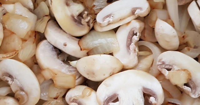 רוטב שמנת פטריות לפסטה