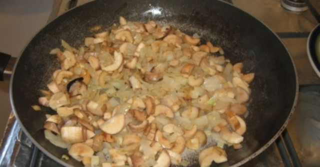 פטריות ממולאות בחציל