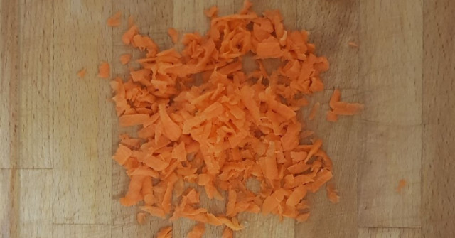 סלט אטריות אורז וירקות