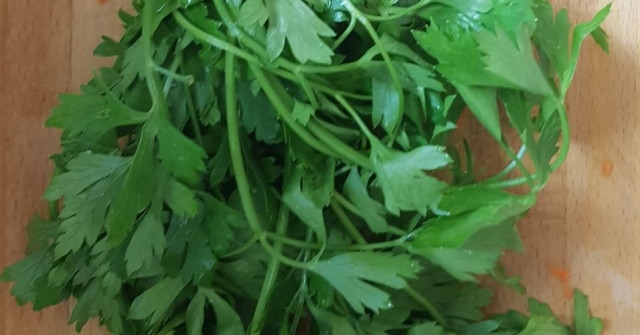 סלט אטריות אורז וירקות