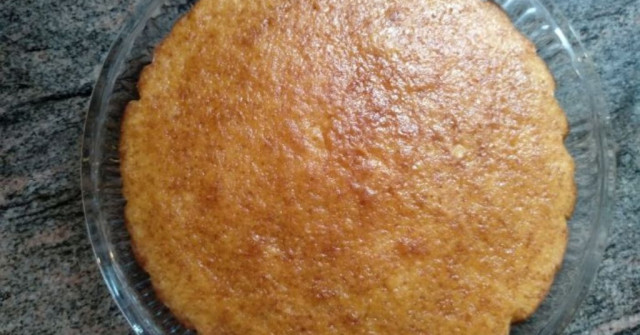 עוגת יוגורט עם משמשים וג'לי