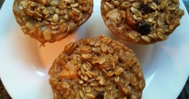 מאפינס שיבולת שועל עם בננות ותפוחים
