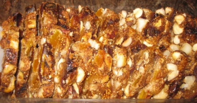 גליל פירות יבשים ואגוזים