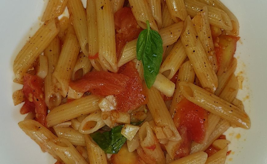 פסטה עגבניות ברוטב שמן זית ושום