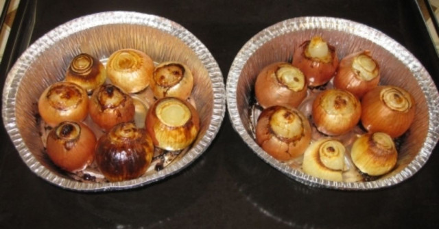 סלט עגבניות ובצל אפוי