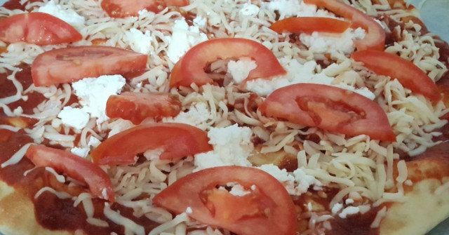 פיצה ביתית טעימה