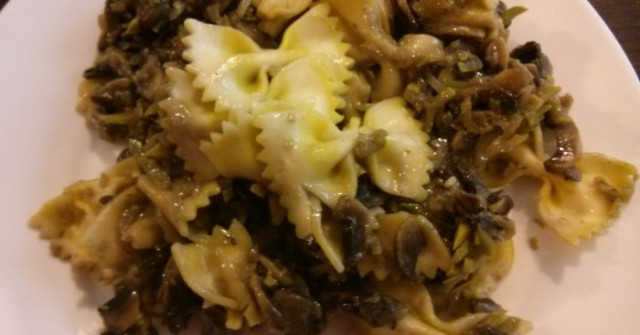 פסטה עם פטריות וקישואים