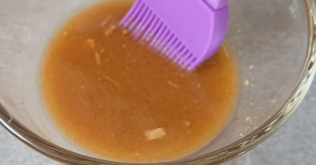 חציל אפוי עם שום