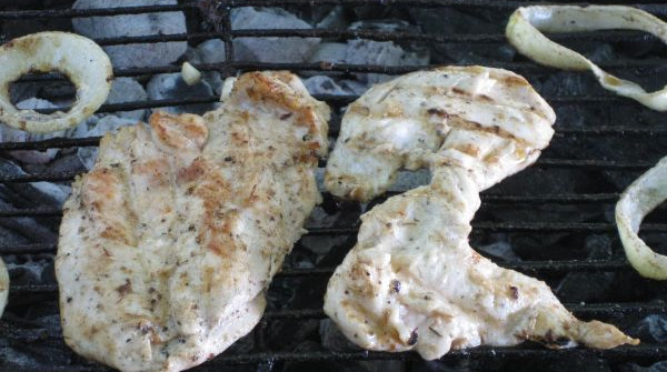 חזה עוף על האש