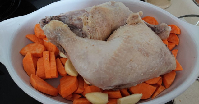 עוף עם בטטה בשום ודבש