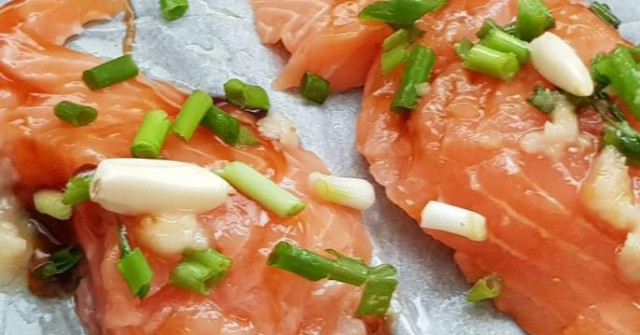 דג סלמון ברוטב טריאקי בתנור