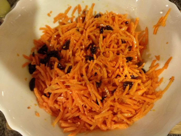 סלט גזר ופקאן מסוכר