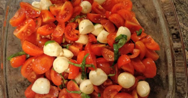 סלט קפרזה- סלט מהמטבח האיטלקי