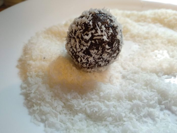 כדורי תמרים קקאו