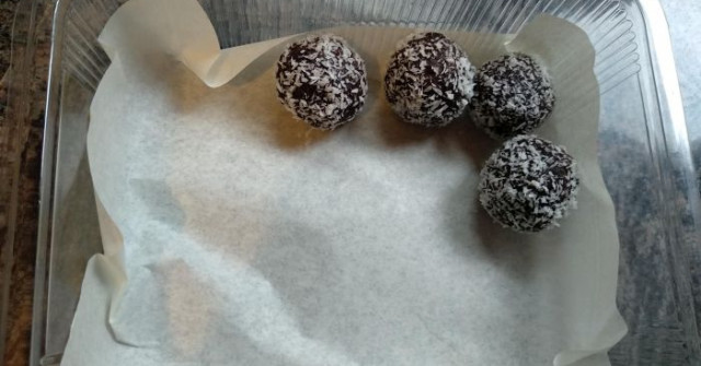 כדורי תמרים קקאו