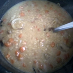 מרק גזר ועדשים כתומות