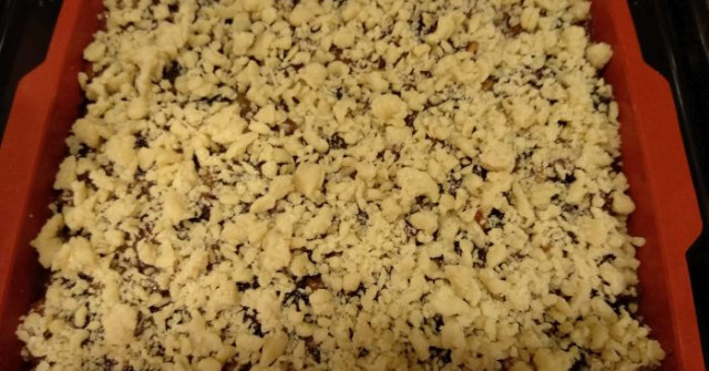 עוגת פירורים פירות יבשים