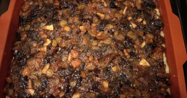 עוגת פירורים פירות יבשים