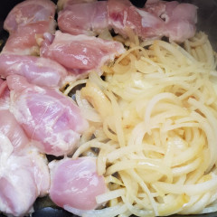 פרגיות מוקפצות עם בצל