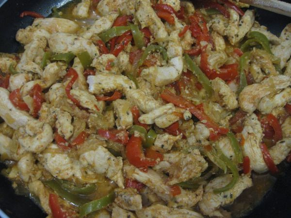 פהיטס - תבשיל פלפלים ועוף מהמטבח המכסיקני
