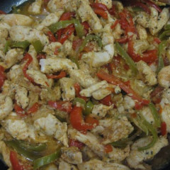 פהיטס - תבשיל פלפלים ועוף מהמטבח המכסיקני