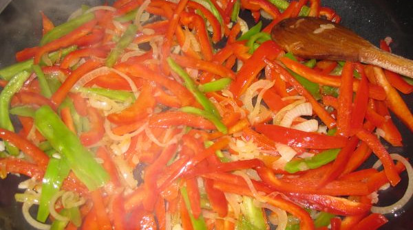 פהיטס - תבשיל פלפלים ועוף מהמטבח המכסיקני