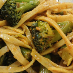 נודלס בקרם קוקוס וקארי