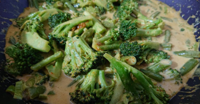 נודלס בקרם קוקוס וקארי