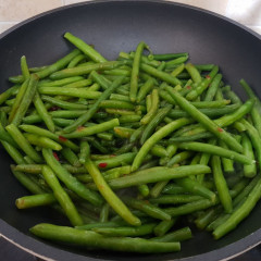 שעועית ירוקה מוקפצת