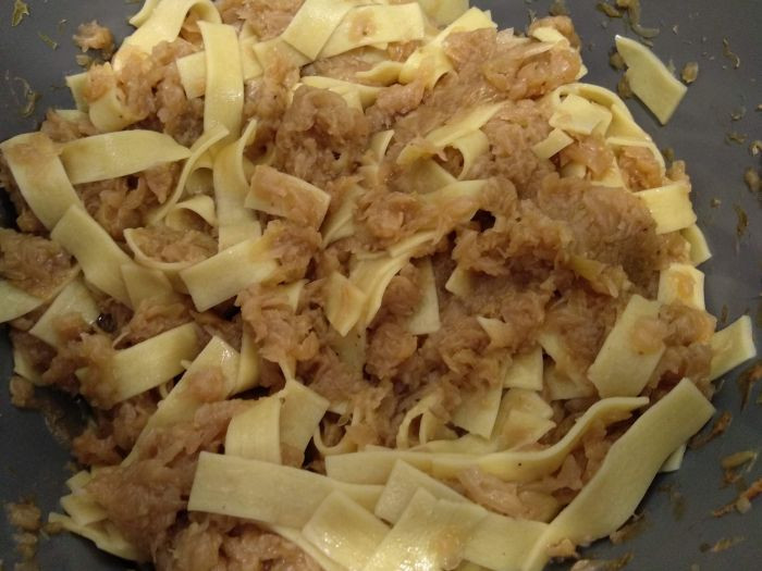 כרוב עם אטריות