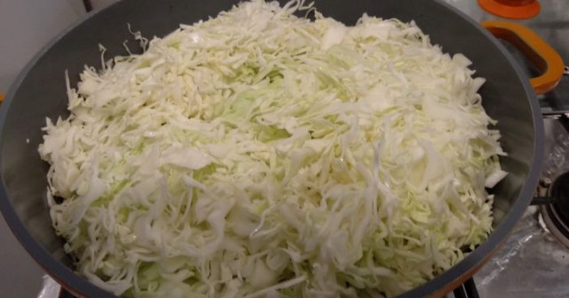 כרוב עם אטריות