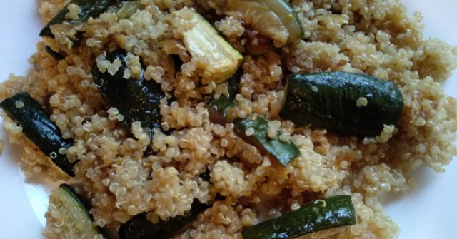 זוקיני עם קינואה