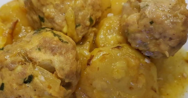 קציצות עוף ובקר עם קישואים