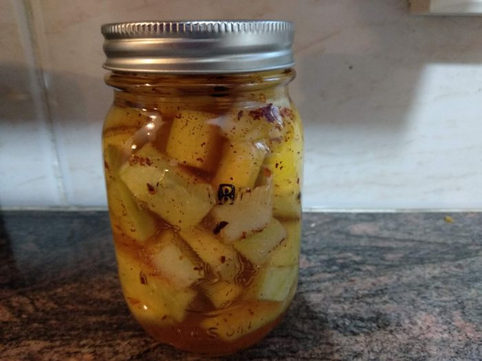 קליפות אבטיח כבושות