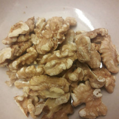 אגוזים פיקנטיים