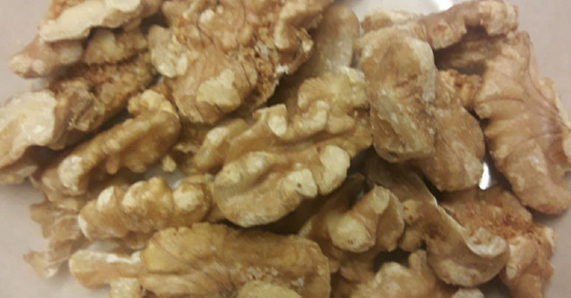 אגוזים פיקנטיים