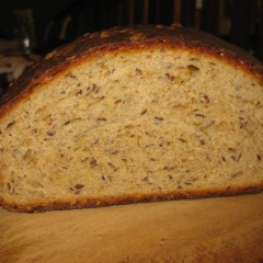 לחם דגנים ותבלינים