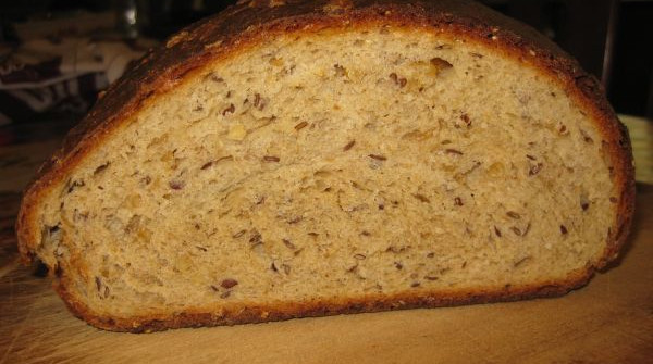 לחם דגנים ותבלינים