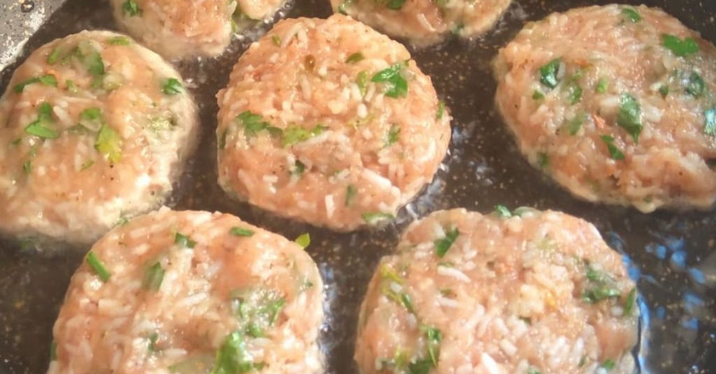 קציצות עוף ואורז חריפות