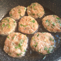 קציצות עוף ואורז חריפות