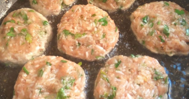 קציצות עוף ואורז חריפות