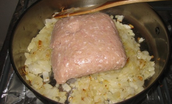 בצק פילו ממולא בבשר טחון