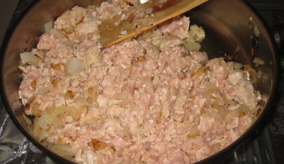 בצק פילו ממולא בבשר טחון