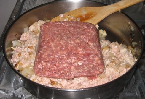 בצק פילו ממולא בבשר טחון