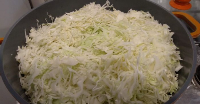 איטריות עם כרוב